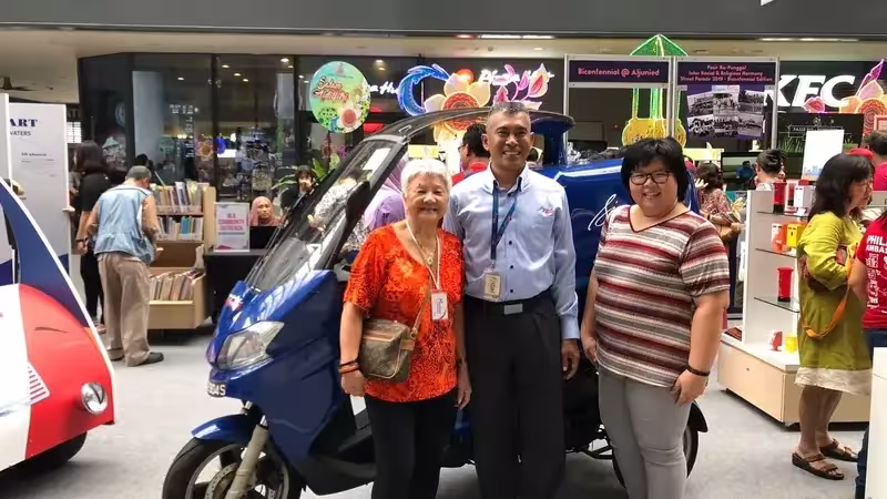 SINGAPORE BICENTENNIAL ROADSHOW