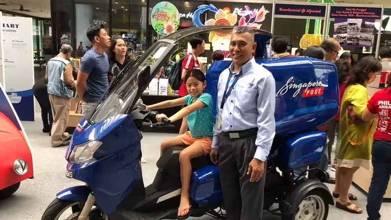 SINGAPORE BICENTENNIAL ROADSHOW